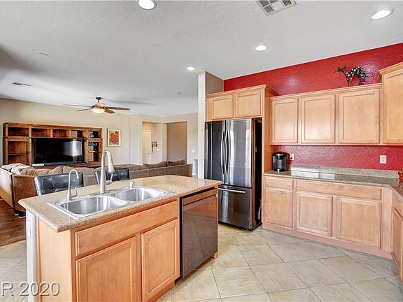 3rd image of 4034 Galiceno Dr