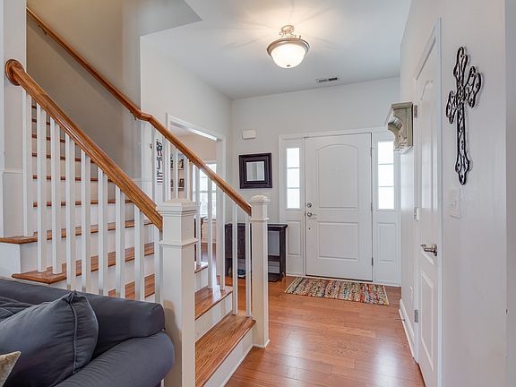 5th image of 107 Murifield Dr