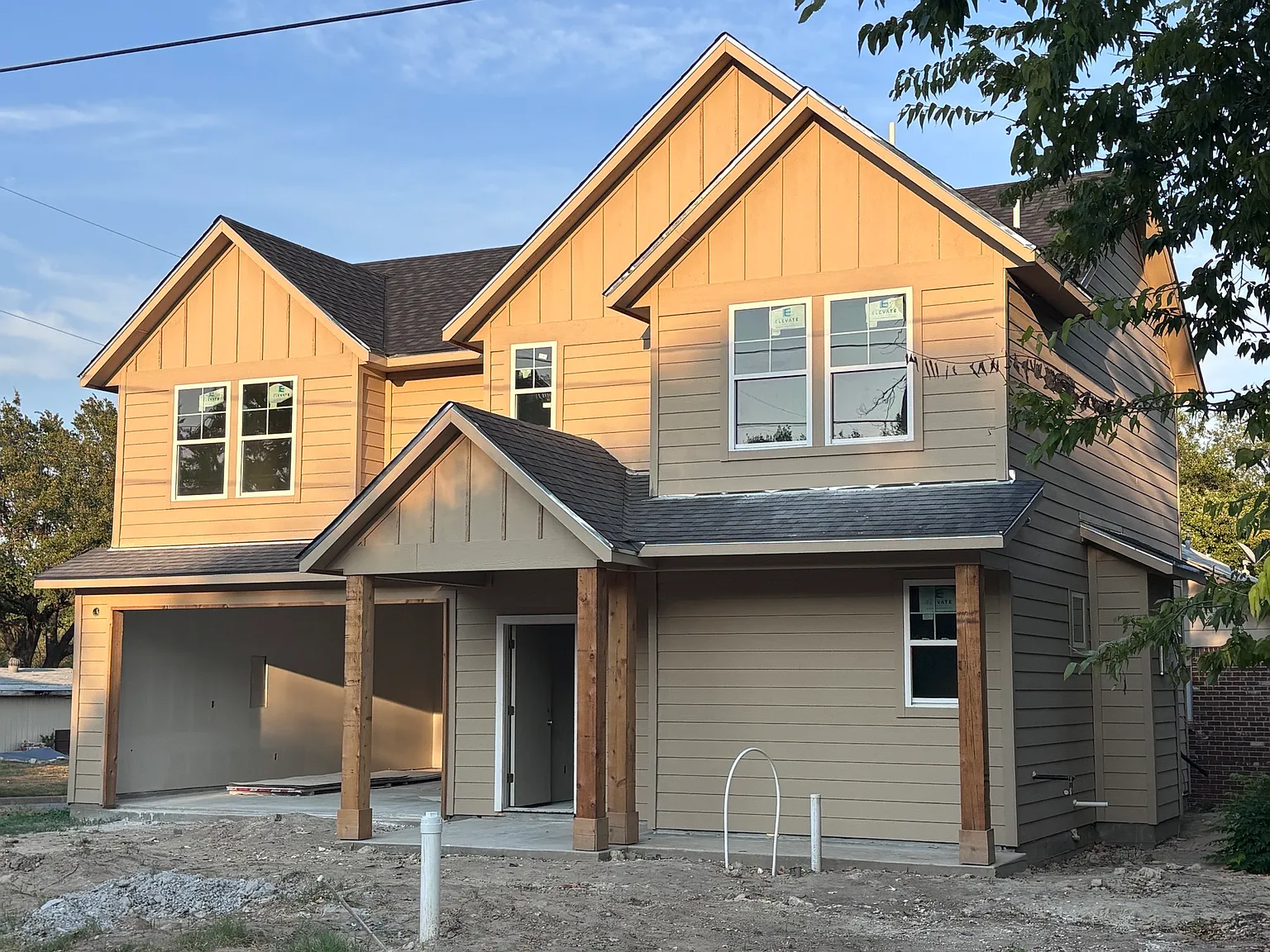 3 bed, 2.5 bath, 1785 sqft, $2,350 — Photo 2