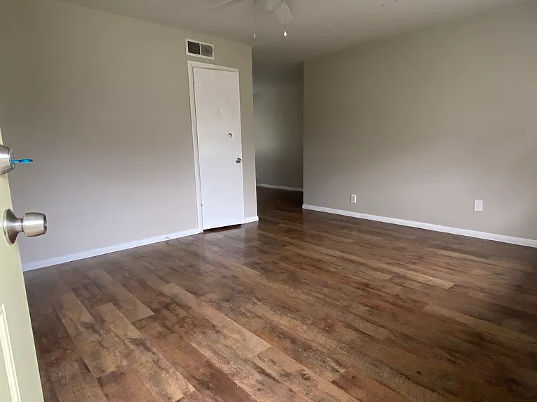 1128 Garland St — Photo 3