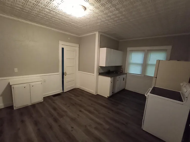 927 Ferry Ave #1 — Photo 8