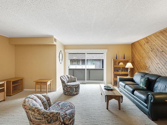 3rd image of 437 Cavalier Ct APT 310