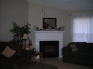 102 Sprouse Ln, Fountain Inn, SC 29644