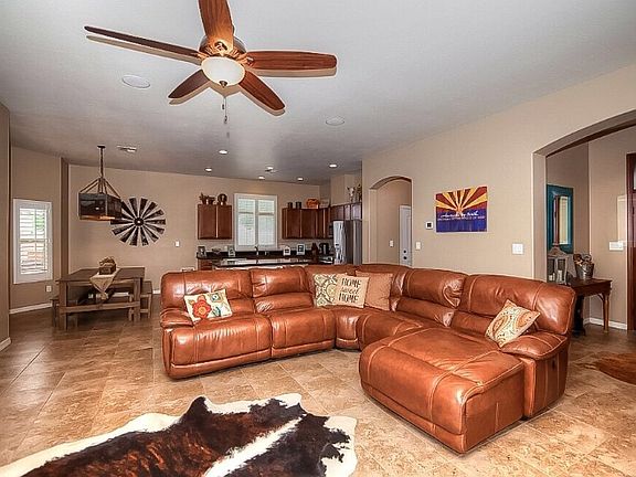 2nd image of 5660 E 39th Pl