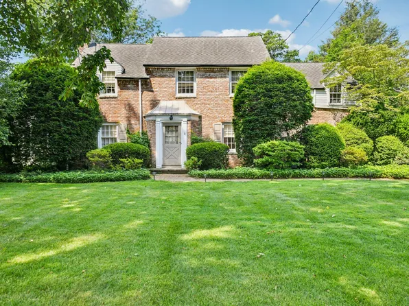 21 Orchard Drive, East Williston, NY 11596