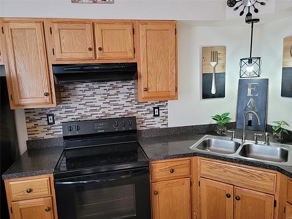 5th image of 6028 Horton Pl