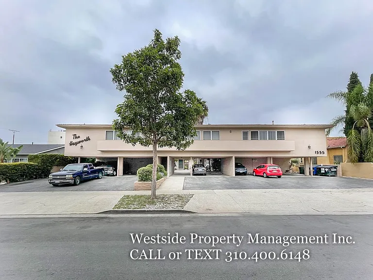 1555 S Hayworth Ave #16 — Photo 8