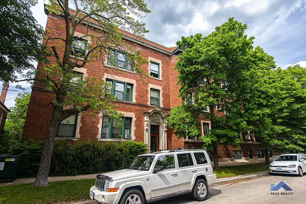 5756-58 S. Kenwood Ave./ 1326 E. 58th St. — Photo 1