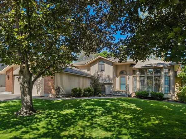 5116 W Ridgecrest Dr, Spokane, WA 99208
