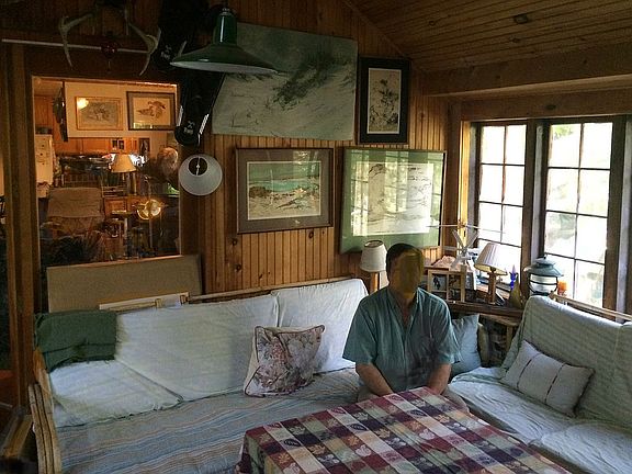 Comfortable 3 season porch