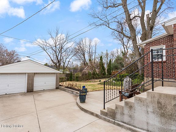 3rd image of 1610 Shady Ln