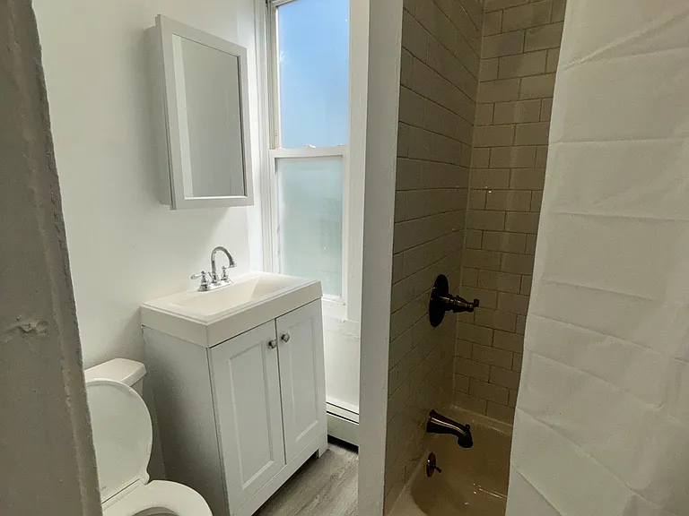 37 Parker Ave #6 — Photo 5