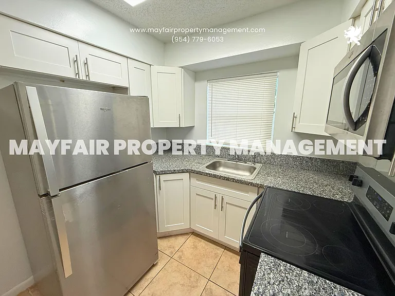 1941 NW 14th Ave #D — Photo 7