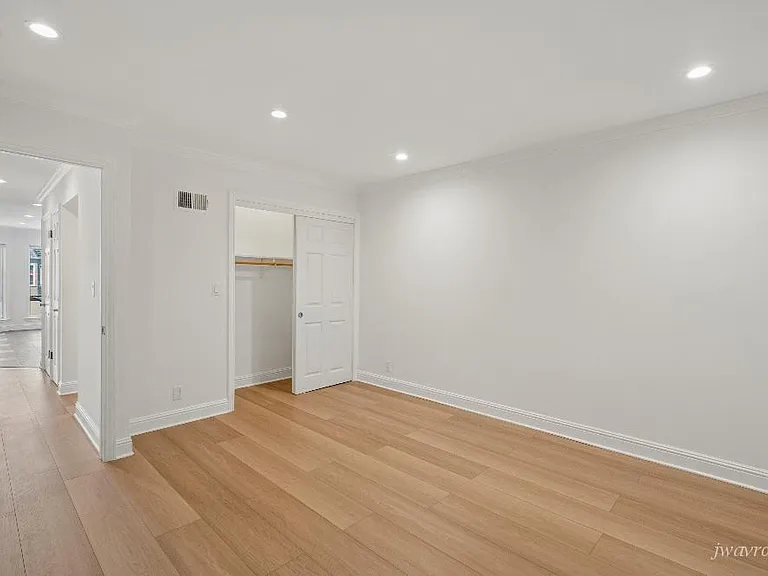 2714 Noriega St — Photo 16