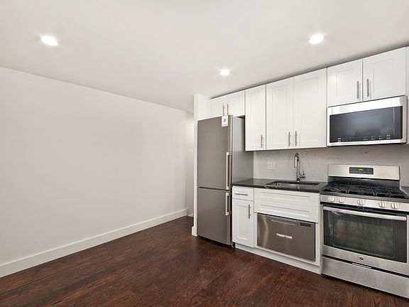 3rd image of 429 E 6th St APT D2