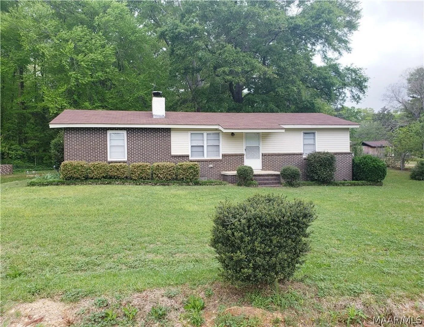 Country Field, City Convenience, Spacious 3 Bed Home Near Historic Downtown Prattville — Photo 1
