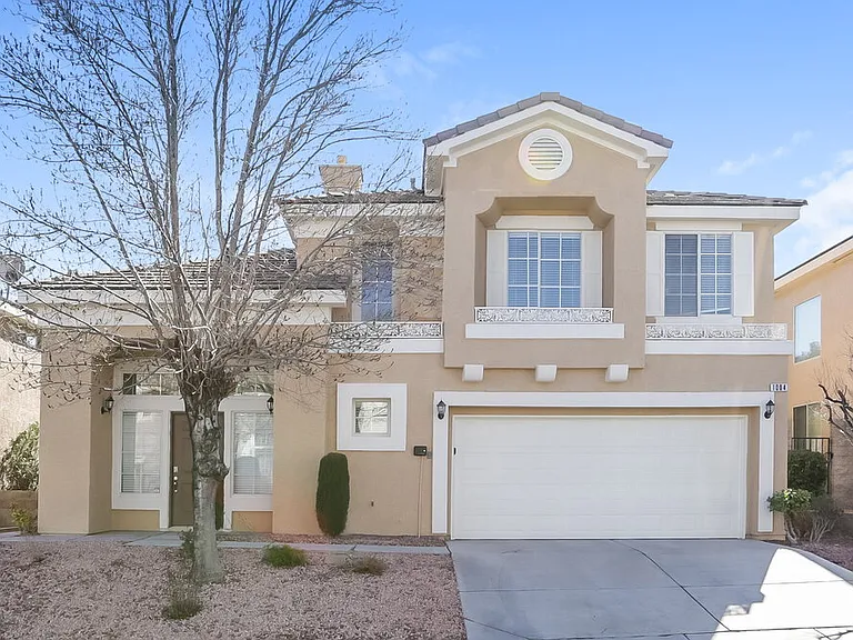 1004 Siena Hills Ln — Photo 1