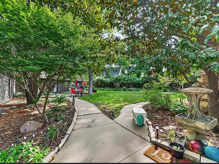 3925 Pine Knot Ct #A — Photo 8