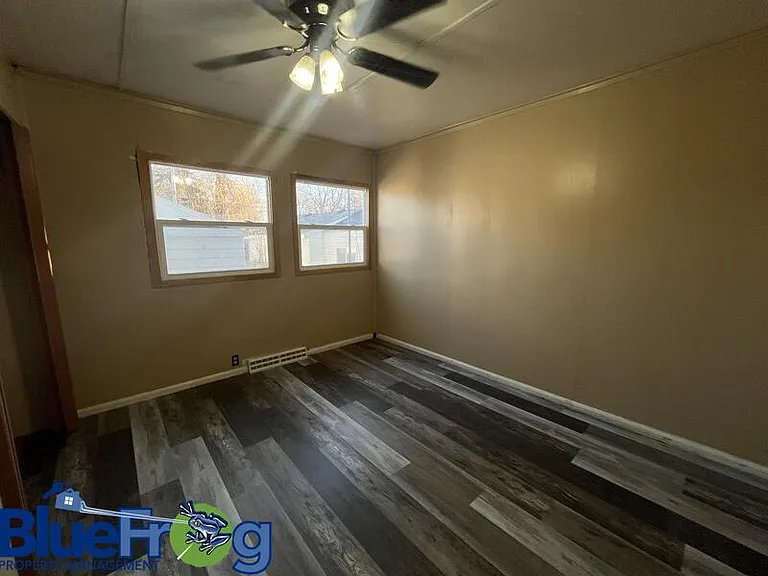 1131 S Greenwood Ave — Photo 12
