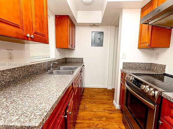 4th image of 4103 Riverside Dr