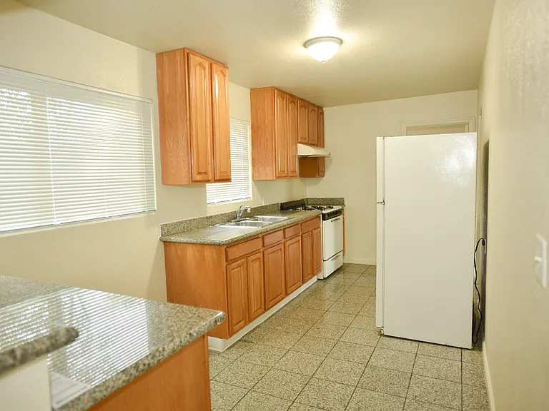 14817 Bancroft Ave #14817 — Photo 7