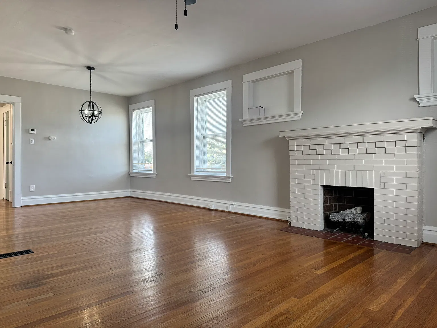 2 bed, 1057 sqft, $1,345 — Photo 4