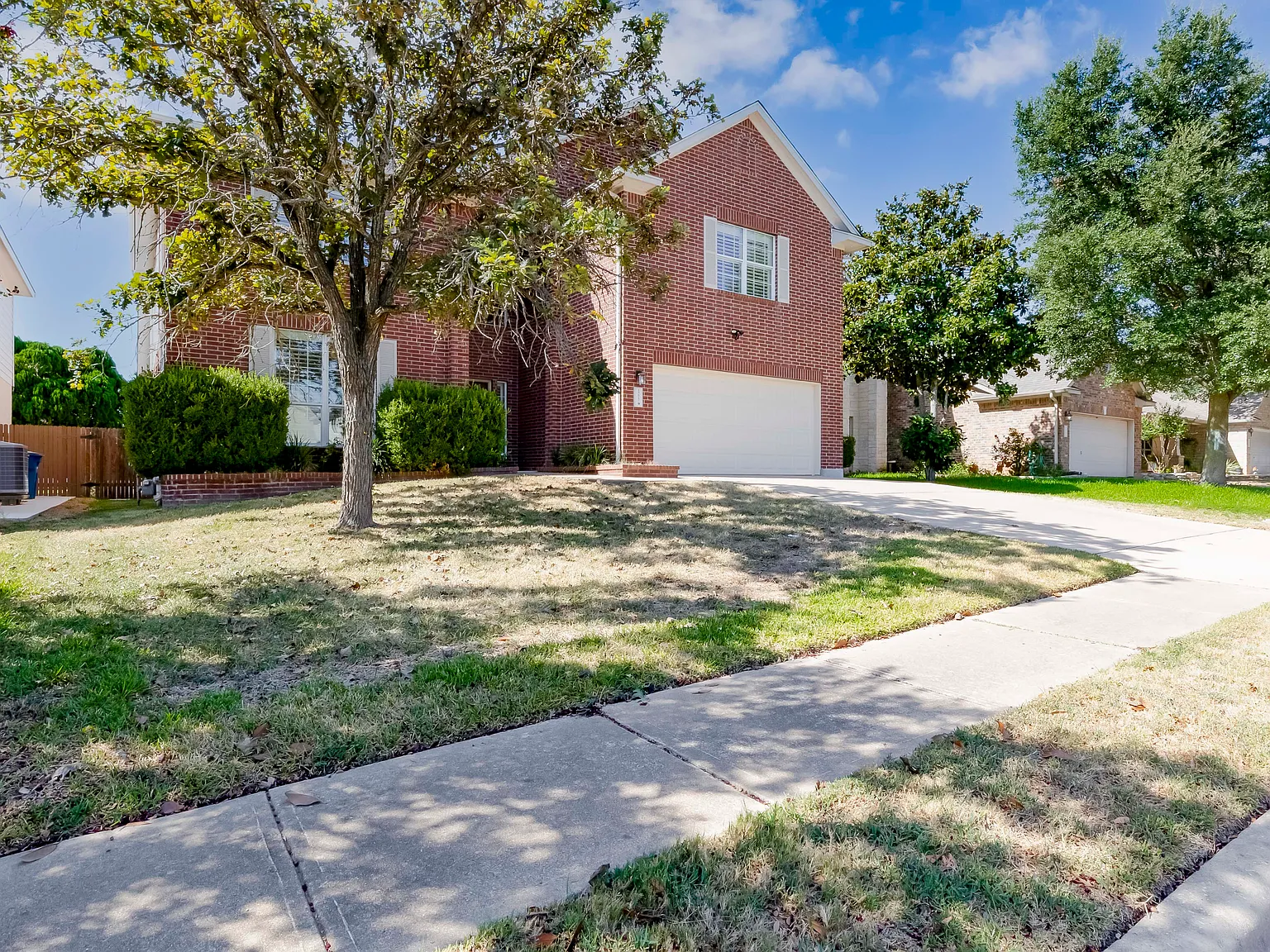 4 bed, 2.5 bath, 3263 sqft, $3,050 — Photo 3