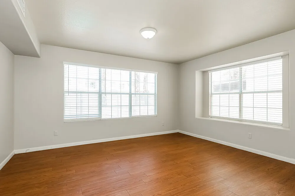 4 bed, 2.5 bath, 2316 sqft, $3,180 — Photo 4