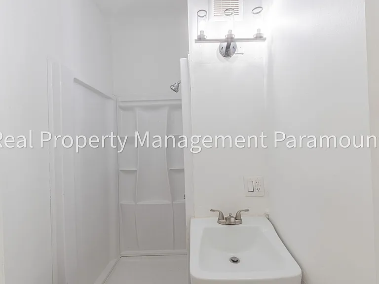 2757 Mansfield Ave — Photo 10