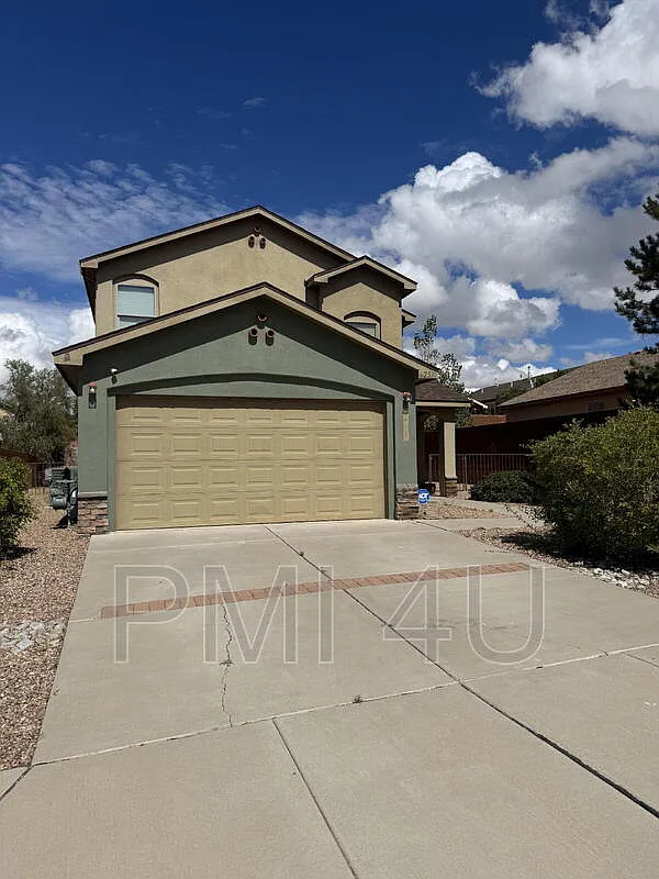 3 bed, 2.5 bath, 1644 sqft, $2,300 — Photo 2