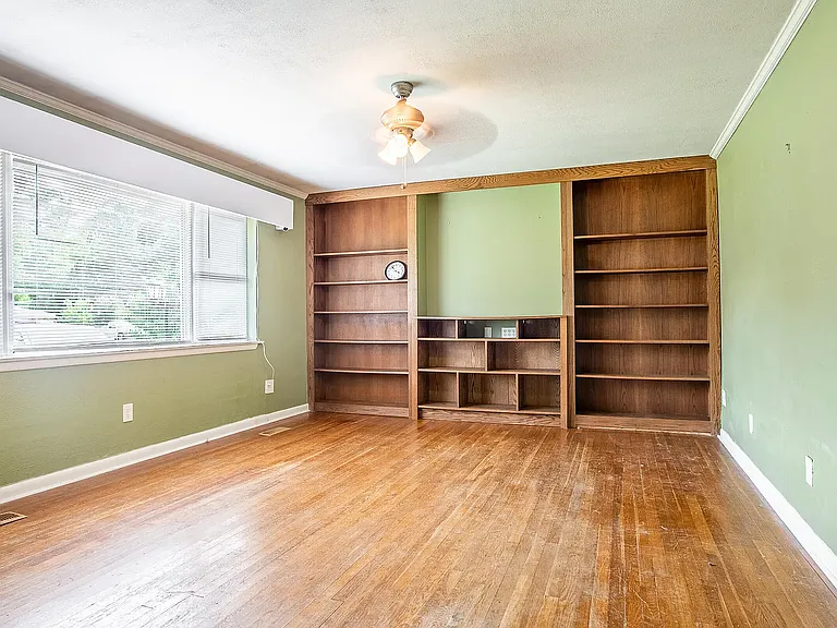 8323 E Mountain Ln — Photo 9