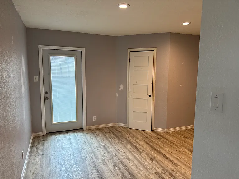 165 Myrtle St — Photo 2