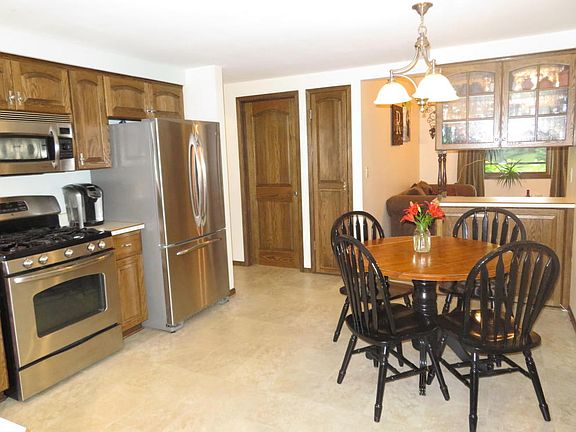 4th image of N59W25718 Eyrie Dr