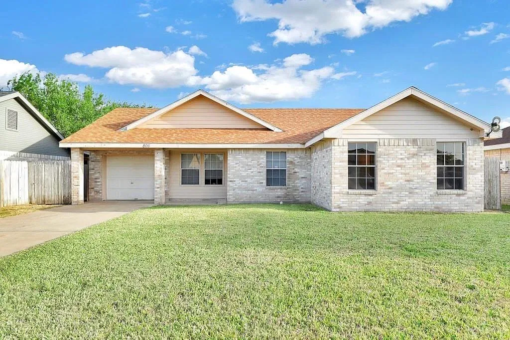4 bed, 2.0 bath, 1197 sqft, $1,600 — Photo 1