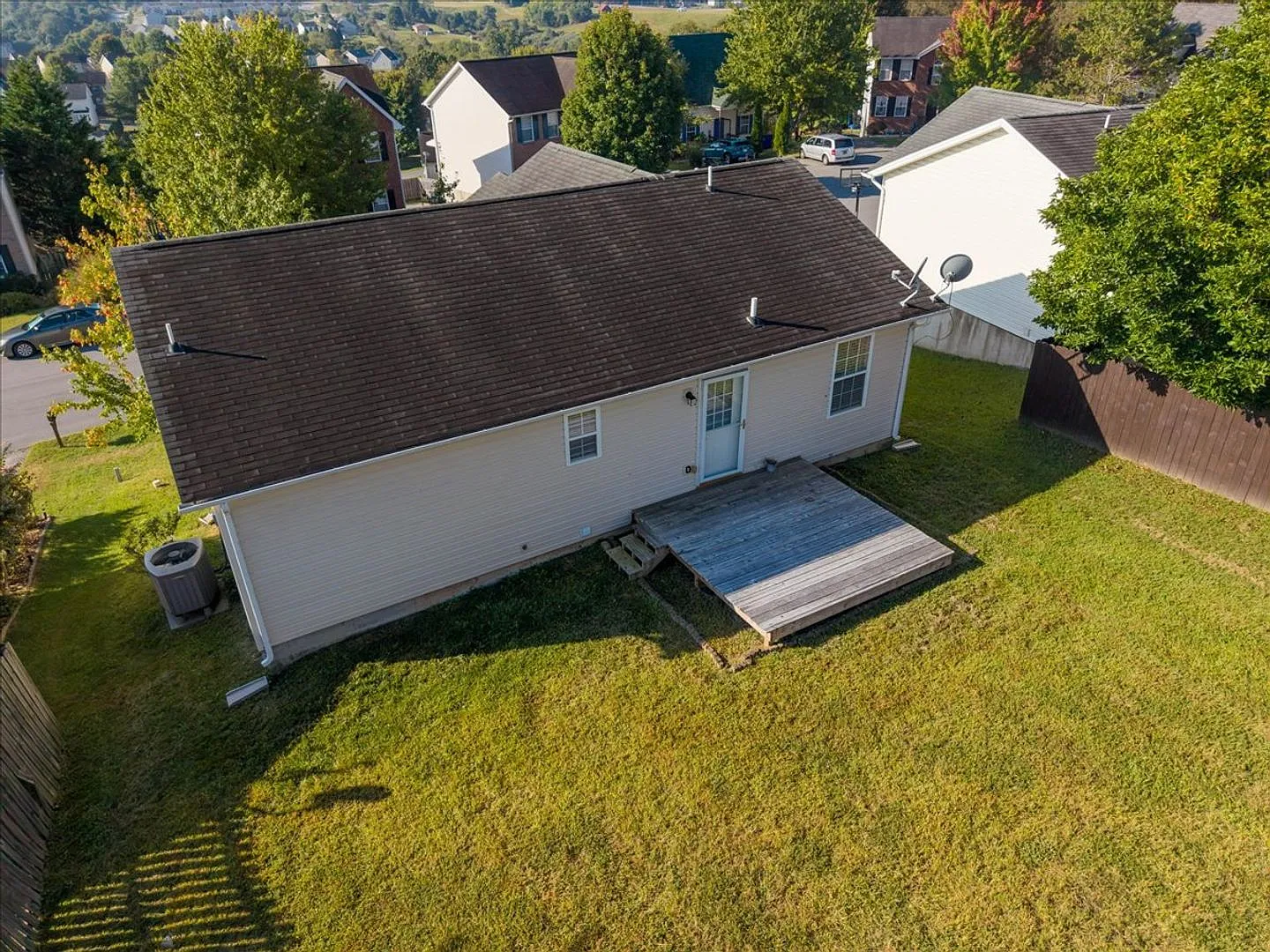Beautiful Home in Sought-After New River Village - Christiansburg — Photo 2