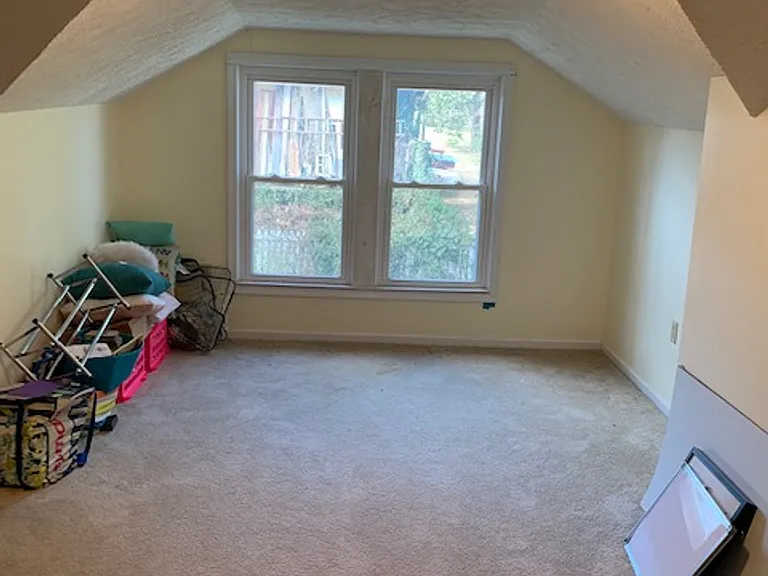 215 N Lewis St — Photo 12