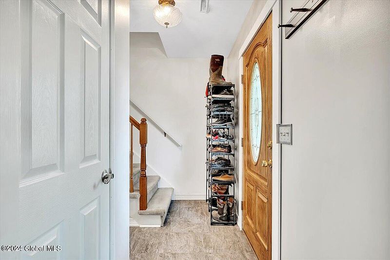 4th image of 7 Cottonwood Court
