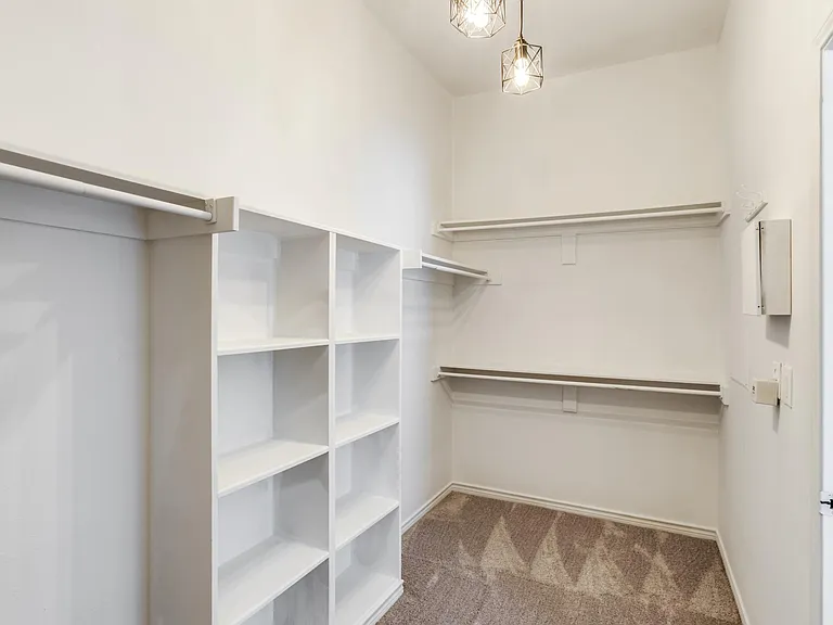 6415 Day Spring Dr — Photo 32
