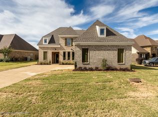 1727 Emery Cir E, Hernando, MS 38651