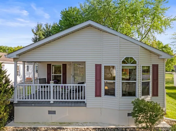 309 Pine View Way, Spotswood, NJ 08884
