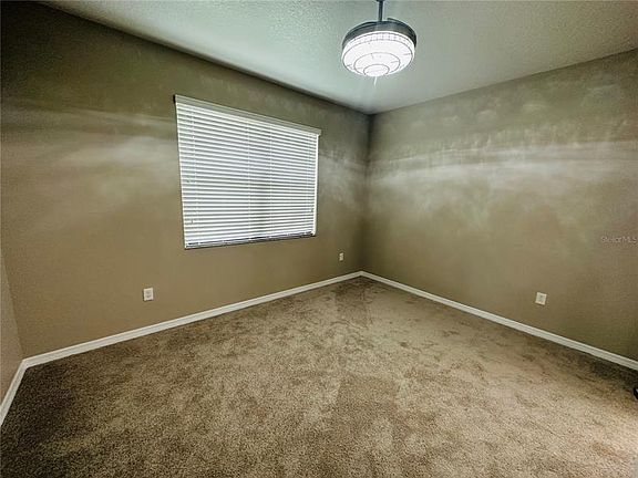 5th image of 2458 Seven Oaks Dr