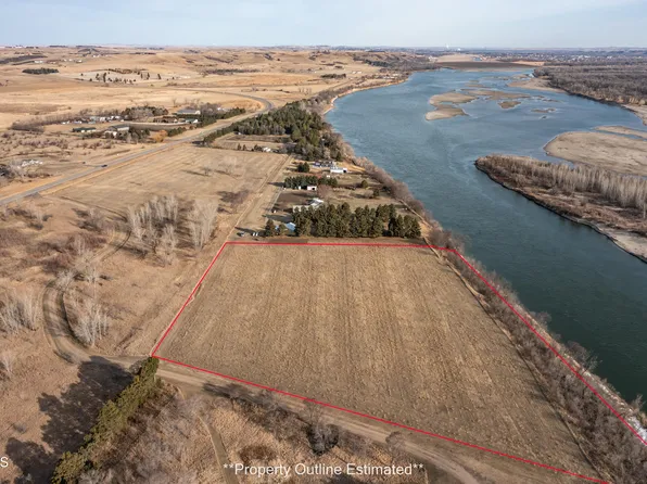 4670 Tomahawk Trl S, Mandan, ND 58554