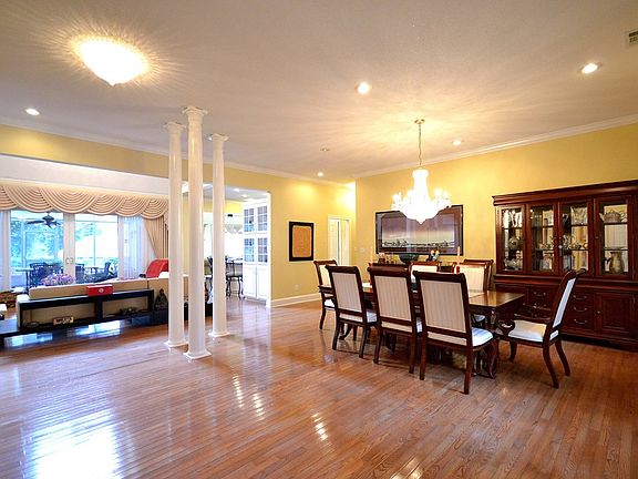 5th image of 1313 Deerbrook Dr