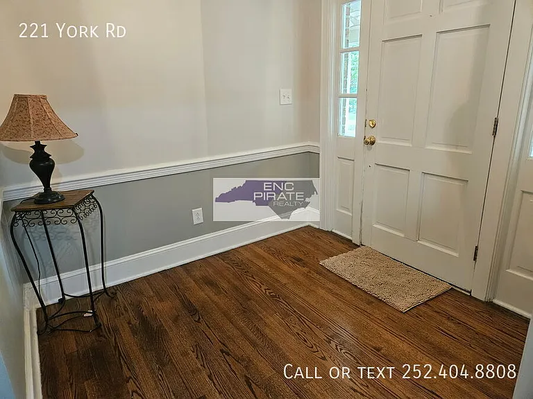 221 York Rd — Photo 3