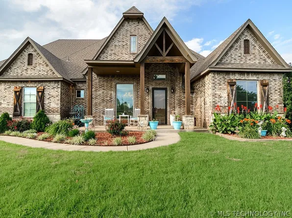 5722 E 122nd St, Perkins, OK 74059