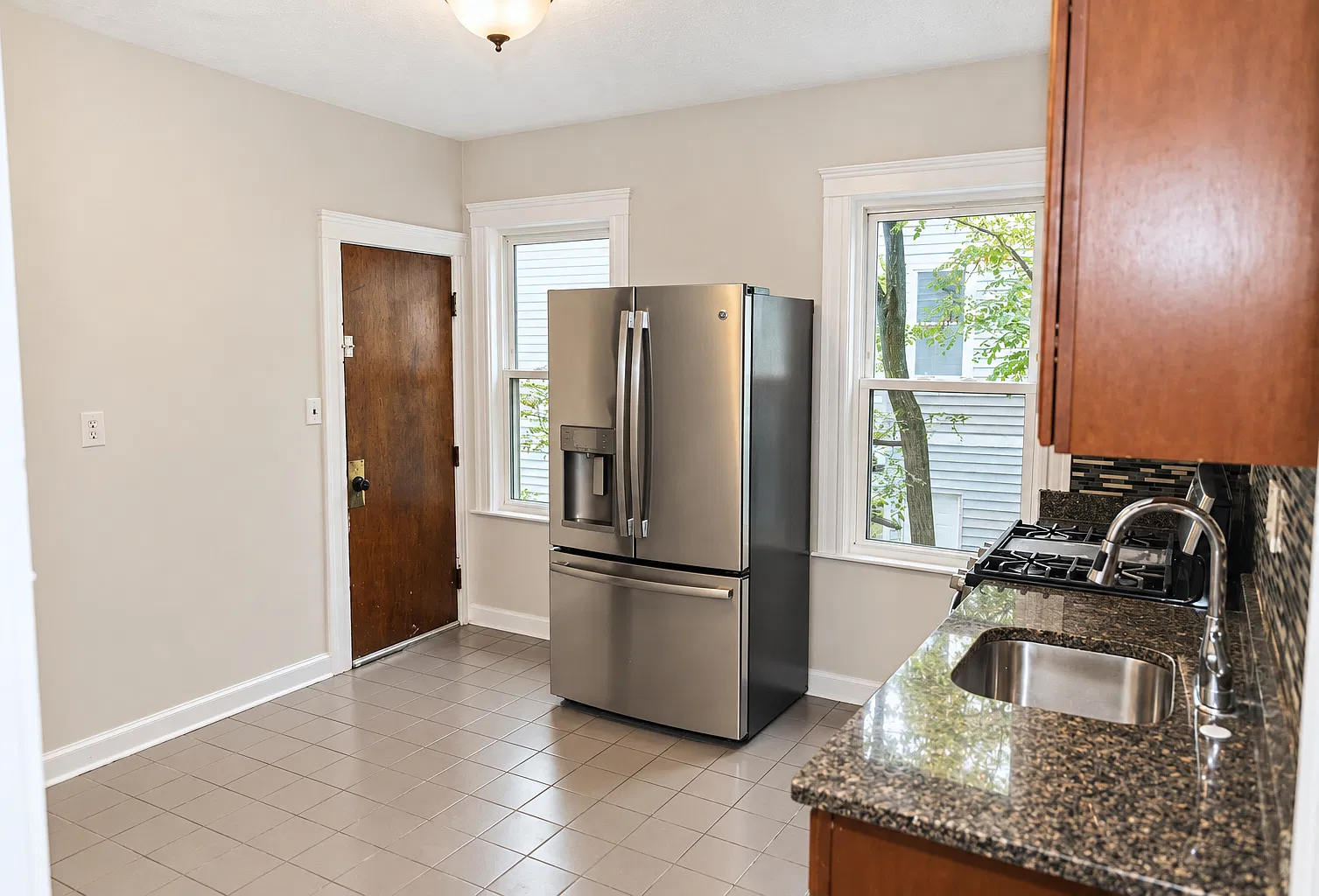 4 bed, 1500 sqft, $4,000 — Photo 4