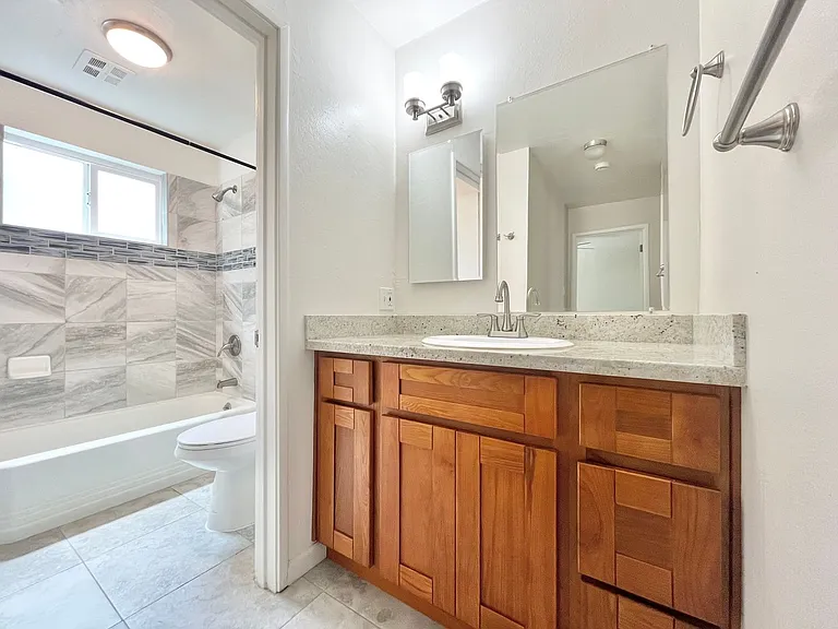 2517 W Street — Photo 9