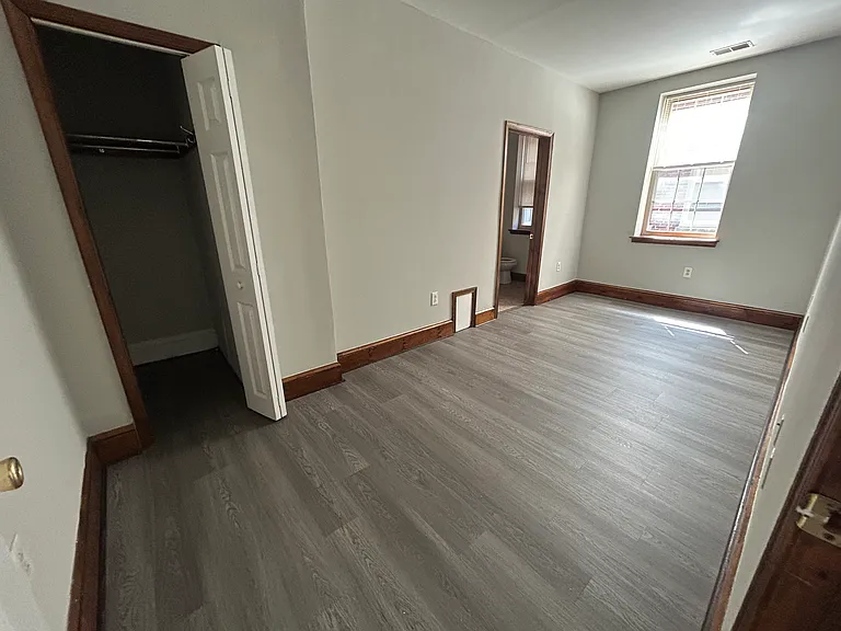 5101-21 Walnut St #B100 — Photo 6