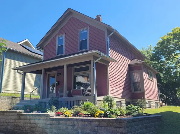698 4th St E, Saint Paul, MN 55106