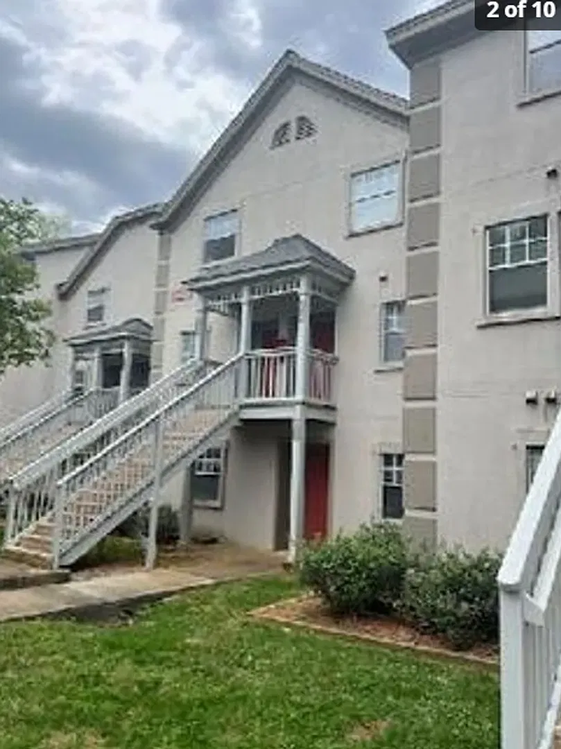 Spacious 2-Bedroom Townhome-Style Condo Near NC State — Photo 2